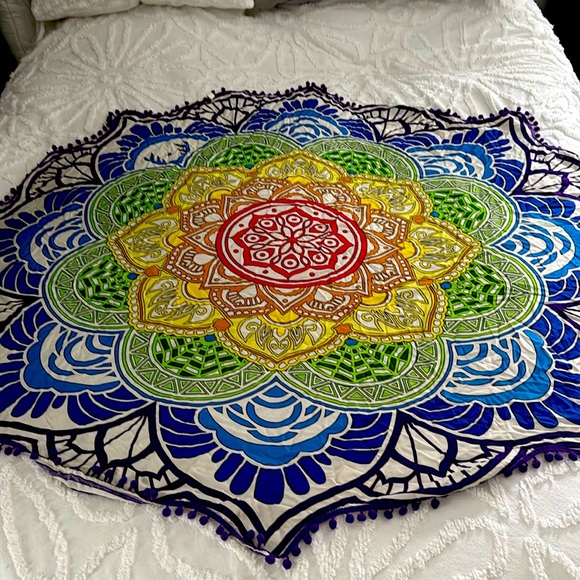 Colorful tapestry. - Picture 1 of 5